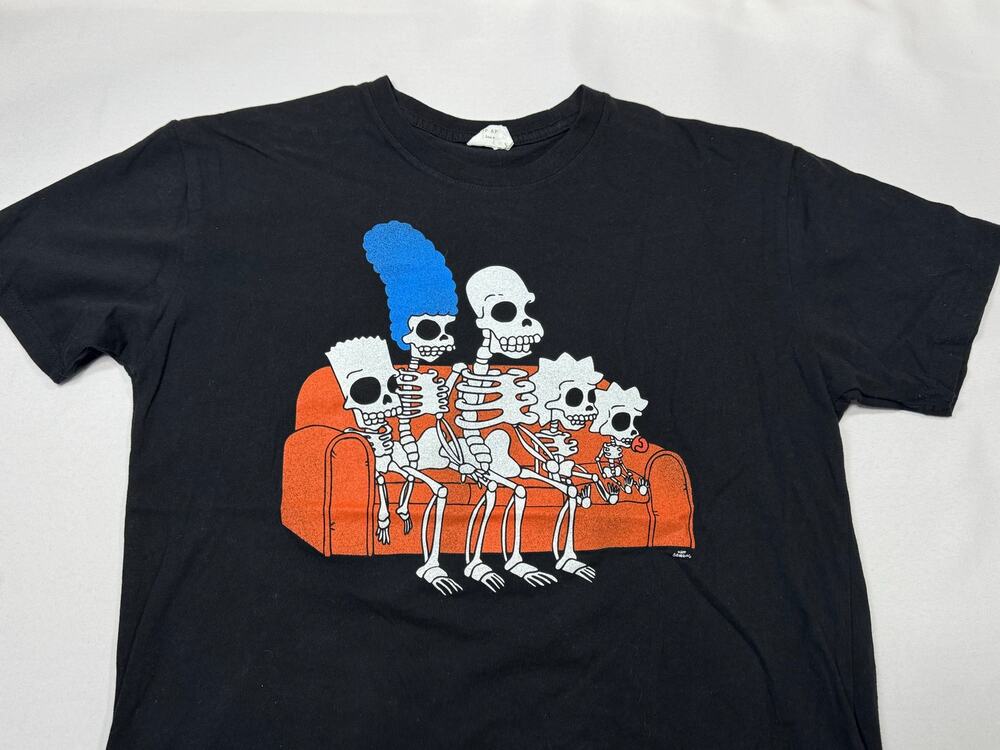 The Simpsons Treehouse of Horror Skeletons on the Couch Black T-Shirt Size Large